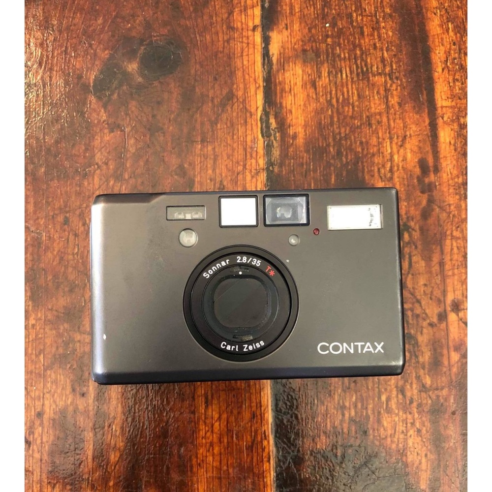 Contax T3 35mm Point & Shoot Film Camera - Black, Double Teeth w/Case